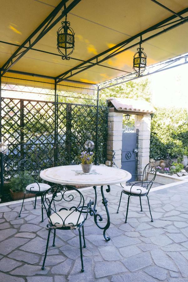 B&B Fontanelle Romane ภายนอก รูปภาพ